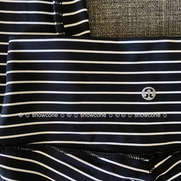 Lululemon Wunder Under High-Rise Tight *Luxtreme 25”
Parallel Stripe Black - Picture 6 of 16